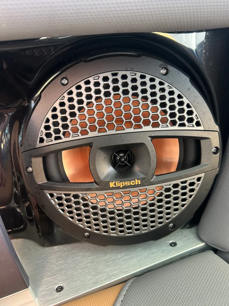 Slide: The Image of MasterCraft X24 2025 - 14