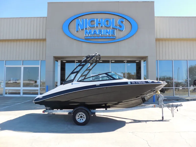 Slide: The Image of Yamaha AR195 2017 - 0