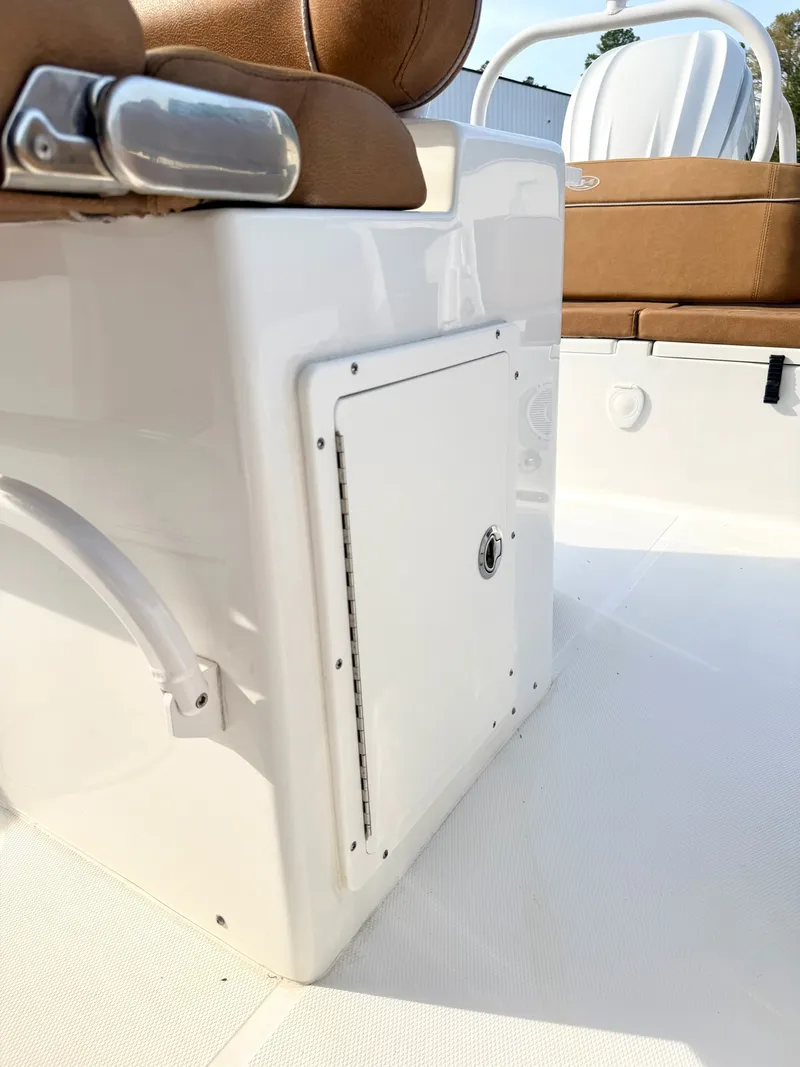 Slide: The Image of Sea Hunt Ultra 255SE 2023 - 11