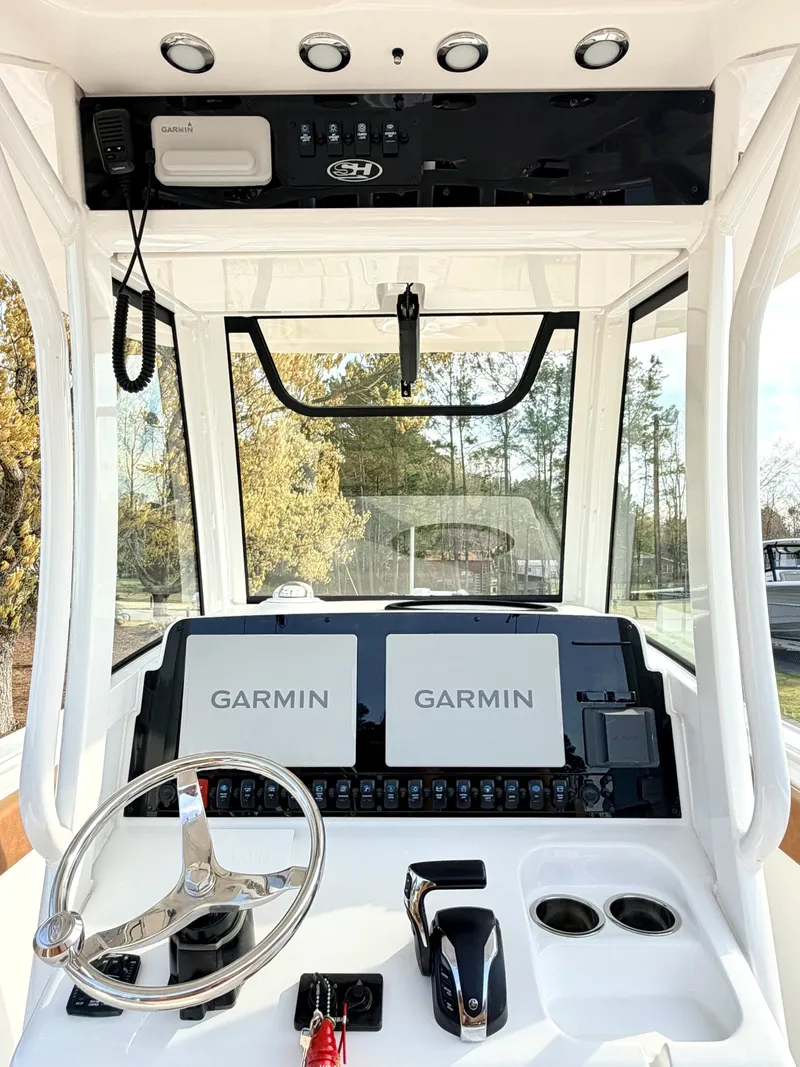 Slide: The Image of Sea Hunt Ultra 255SE 2023 - 15