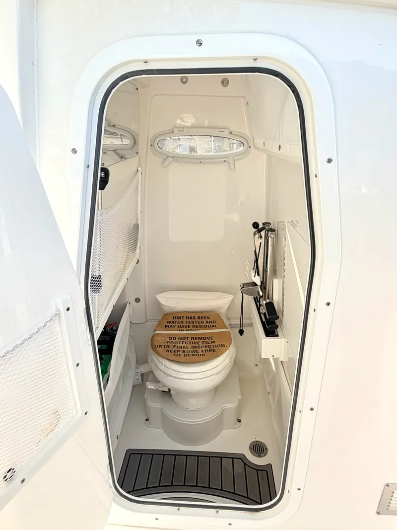 Slide: The Image of Sea Hunt Ultra 255SE 2023 - 18