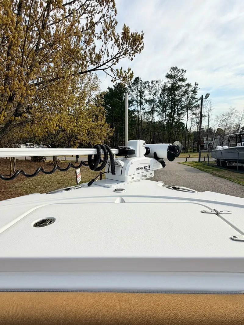 Slide: The Image of Sea Hunt Ultra 255SE 2023 - 25