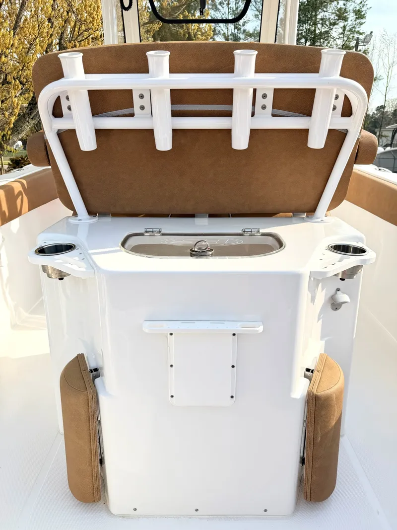 Slide: The Image of Sea Hunt Ultra 255SE 2023 - 26