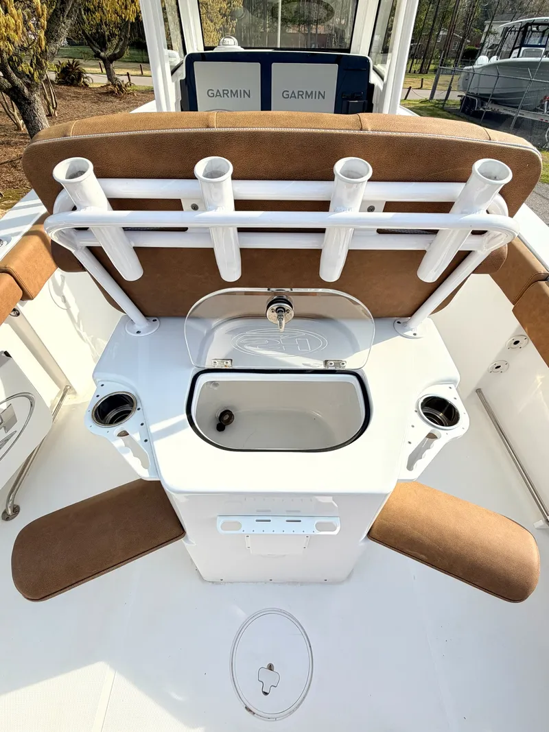 Slide: The Image of Sea Hunt Ultra 255SE 2023 - 28