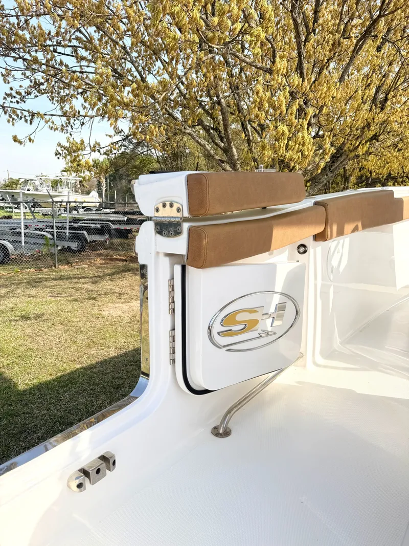 Slide: The Image of Sea Hunt Ultra 255SE 2023 - 4