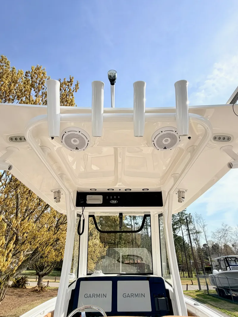 Slide: The Image of Sea Hunt Ultra 255SE 2023 - 6