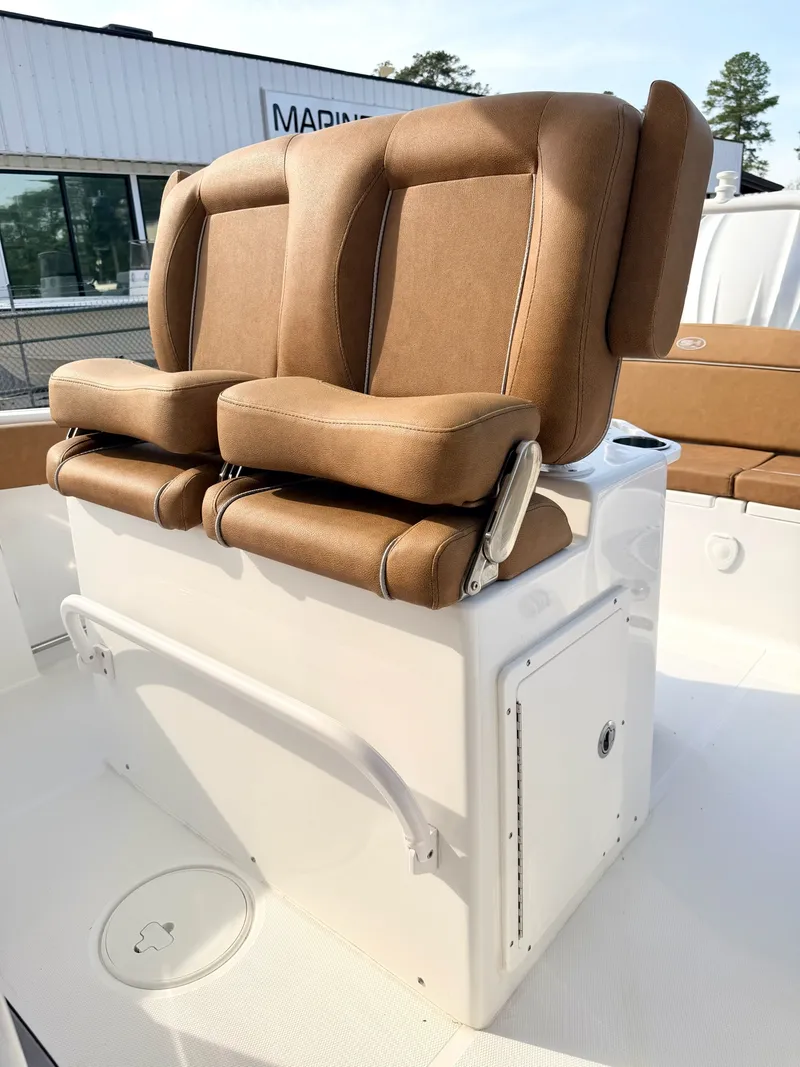 Slide: The Image of Sea Hunt Ultra 255SE 2023 - 9