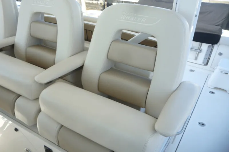 Slide: The Image of Boston Whaler 380 OUTRAGE 2017 - 22