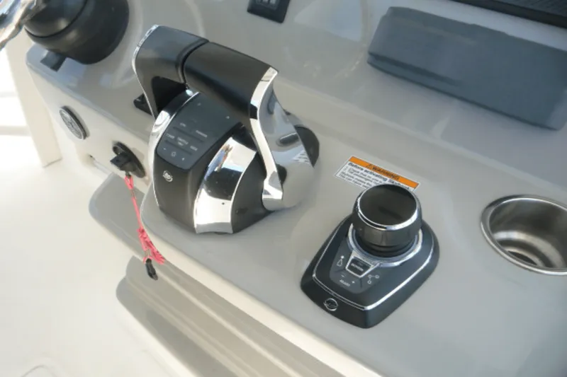 Slide: The Image of Boston Whaler 380 OUTRAGE 2017 - 28