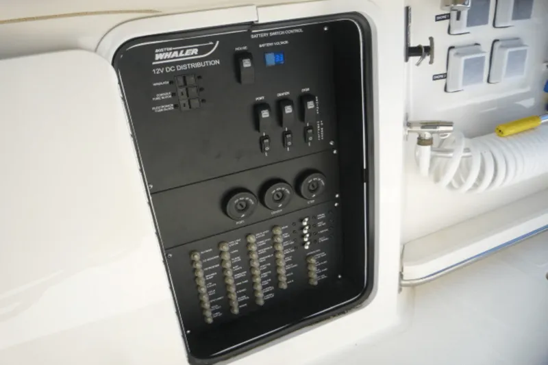 Slide: The Image of Boston Whaler 380 OUTRAGE 2017 - 31