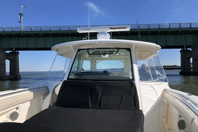 Slide: The Image of Boston Whaler 380 OUTRAGE 2017 - 33