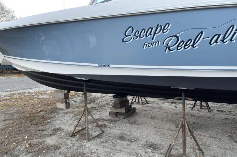 Slide: The Image of Boston Whaler 380 OUTRAGE 2017 - 39