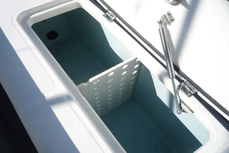 Slide: The Image of Boston Whaler 380 OUTRAGE 2017 - 8