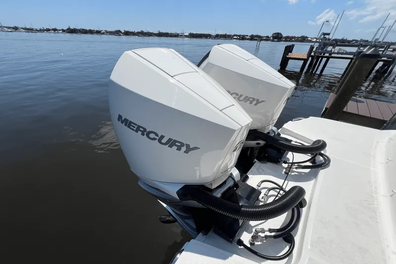 Slide: The Image of Sea Ray 280 SLX OUTBOARD 2024 - 12