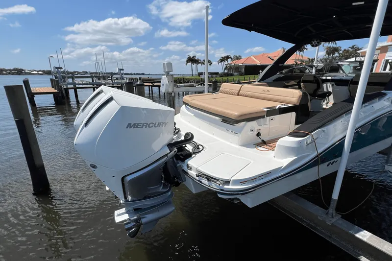 Slide: The Image of Sea Ray 280 SLX OUTBOARD 2024 - 13