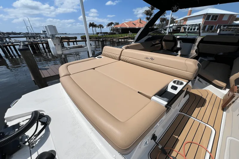 Slide: The Image of Sea Ray 280 SLX OUTBOARD 2024 - 15