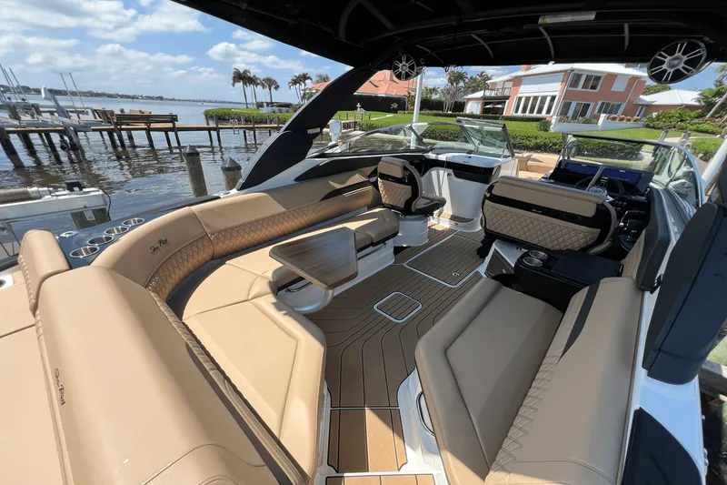 Slide: The Image of Sea Ray 280 SLX OUTBOARD 2024 - 19