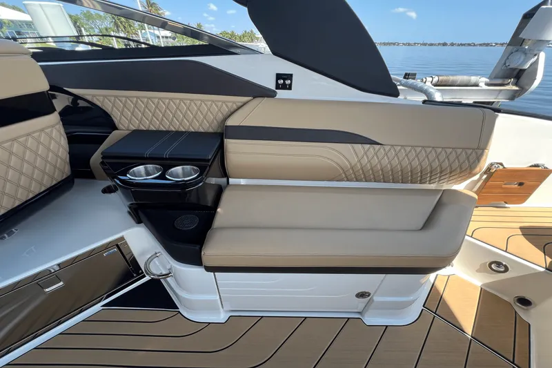 Slide: The Image of Sea Ray 280 SLX OUTBOARD 2024 - 21