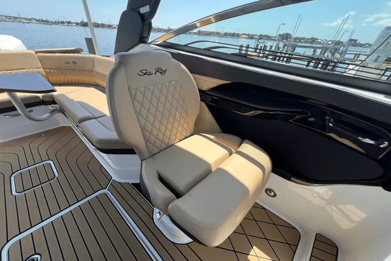 Slide: The Image of Sea Ray 280 SLX OUTBOARD 2024 - 23