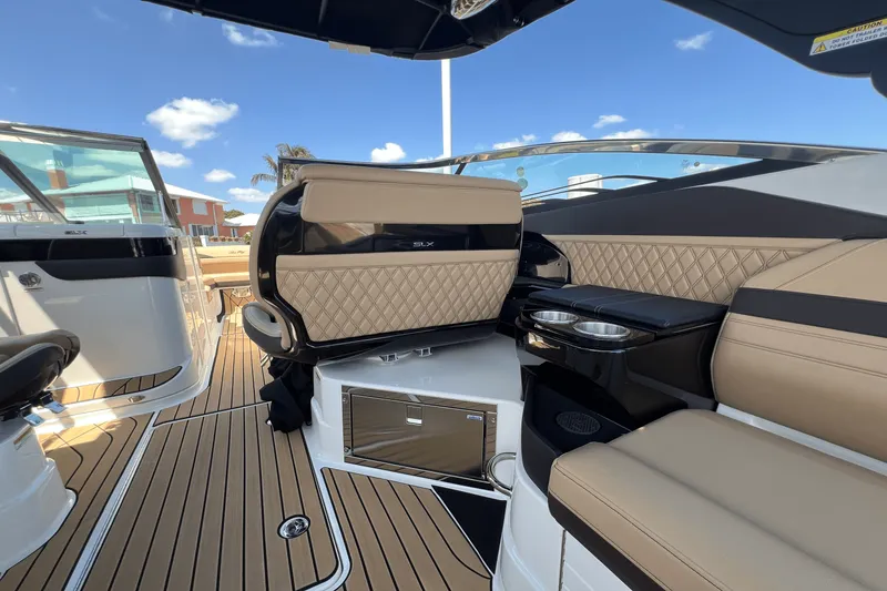 Slide: The Image of Sea Ray 280 SLX OUTBOARD 2024 - 26