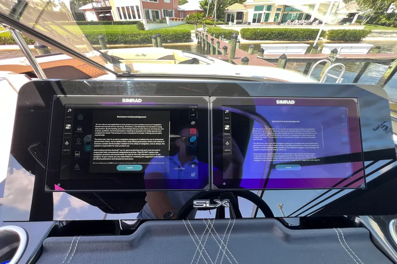 Slide: The Image of Sea Ray 280 SLX OUTBOARD 2024 - 40