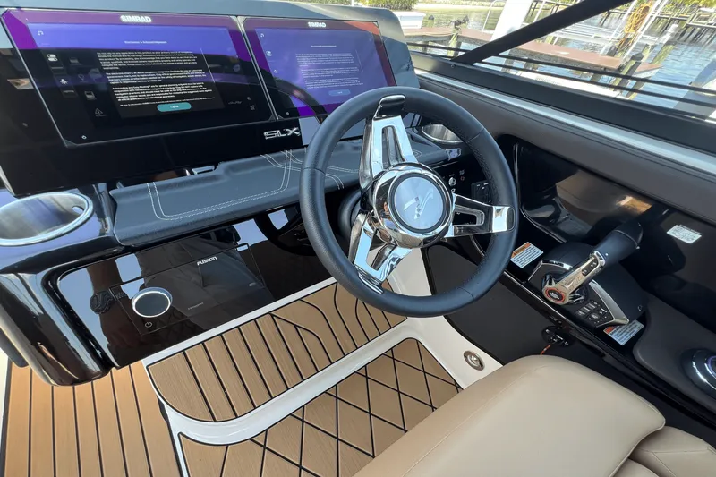 Slide: The Image of Sea Ray 280 SLX OUTBOARD 2024 - 41