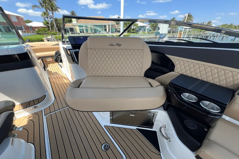 Slide: The Image of Sea Ray 280 SLX OUTBOARD 2024 - 43