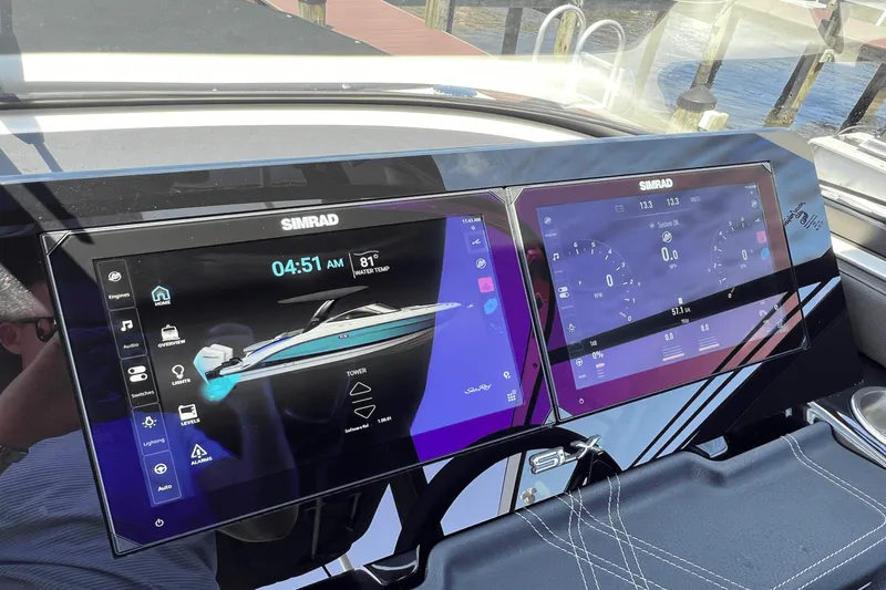 Slide: The Image of Sea Ray 280 SLX OUTBOARD 2024 - 45