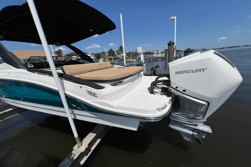 Slide: The Image of Sea Ray 280 SLX OUTBOARD 2024 - 6