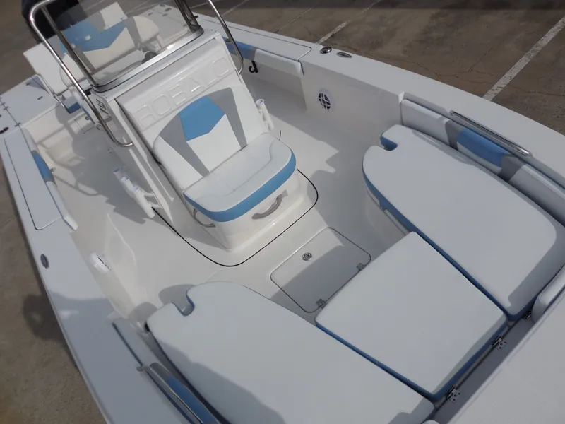 Slide: The Image of Robalo 226 Cayman 2026 - 10