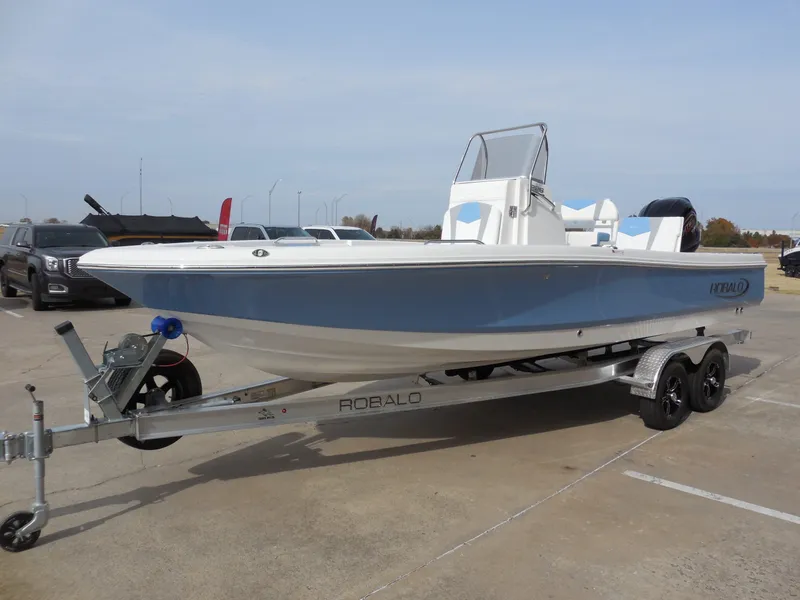 Slide: The Image of Robalo 226 Cayman 2026 - 5