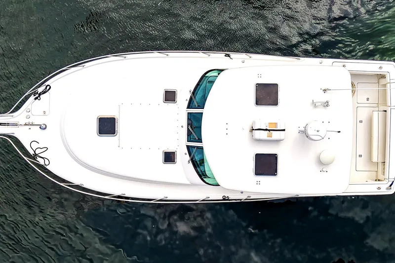 Slide: The Image of Tiara 3800 Open 2005 - 9