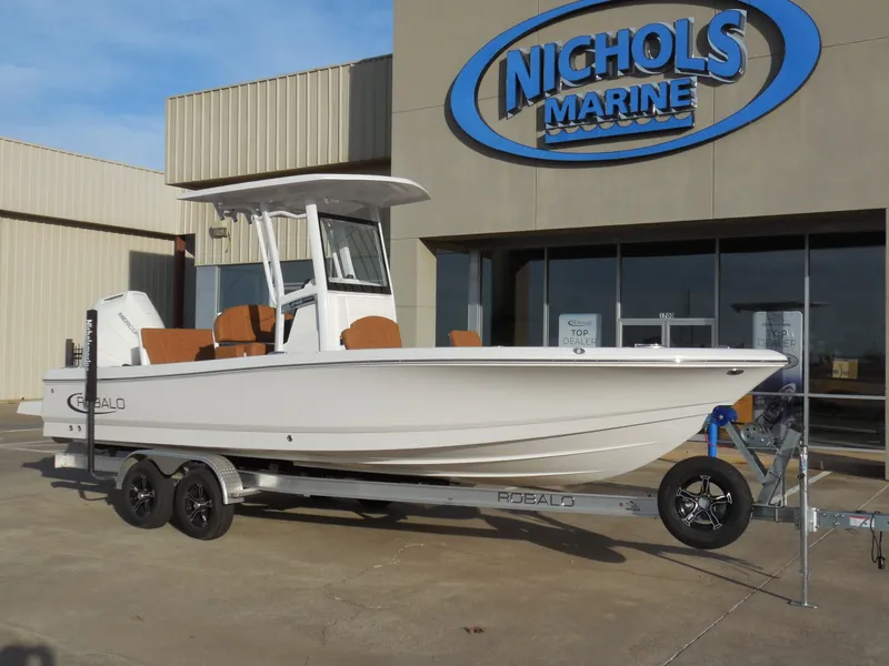 Slide: The Image of Robalo 246 Cayman 2026 - 1