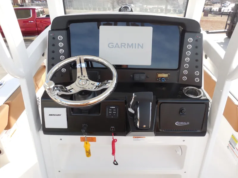 Slide: The Image of Robalo 246 Cayman 2026 - 6