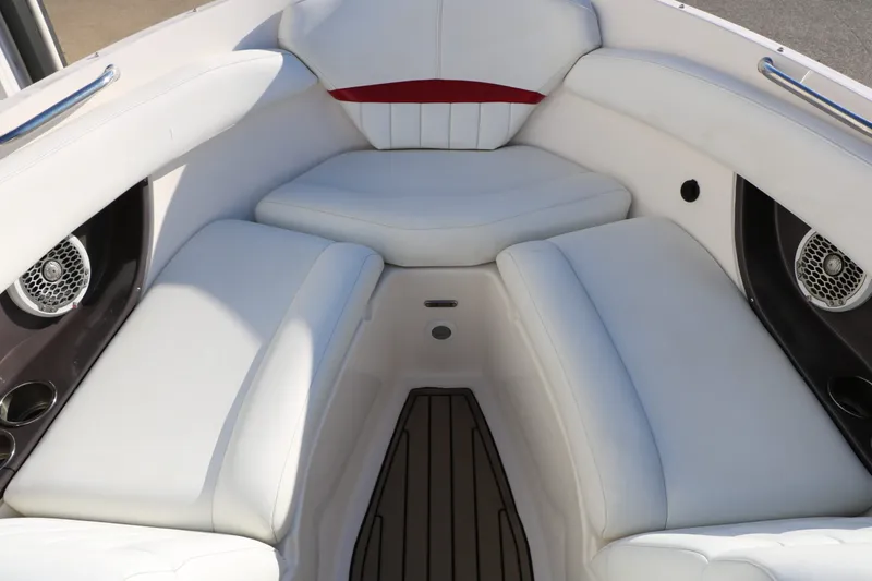 Slide: The Image of Regal 2200 Bowrider 2005 - 19