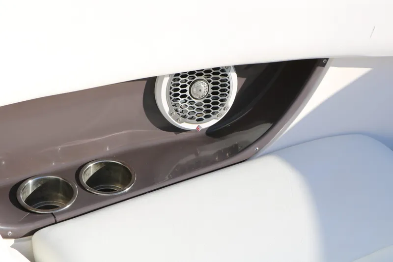 Slide: The Image of Regal 2200 Bowrider 2005 - 20