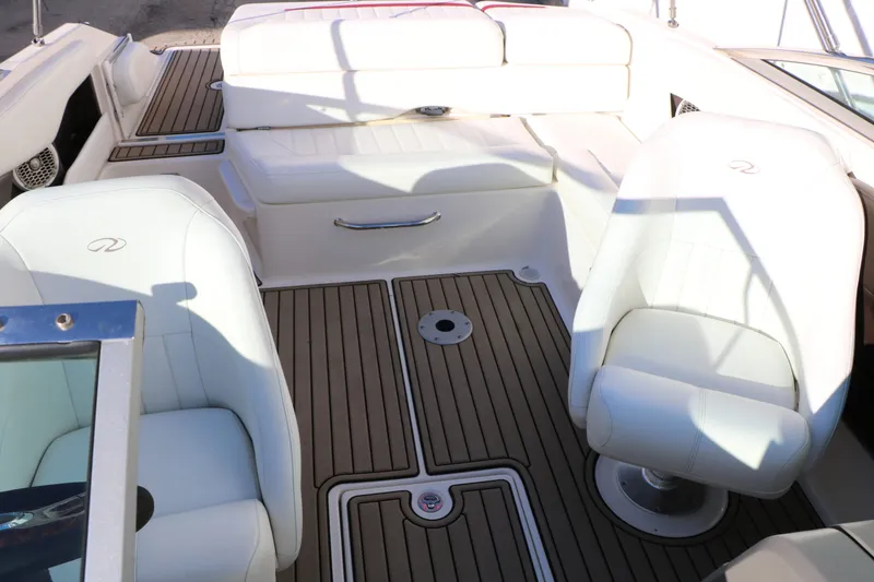 Slide: The Image of Regal 2200 Bowrider 2005 - 23