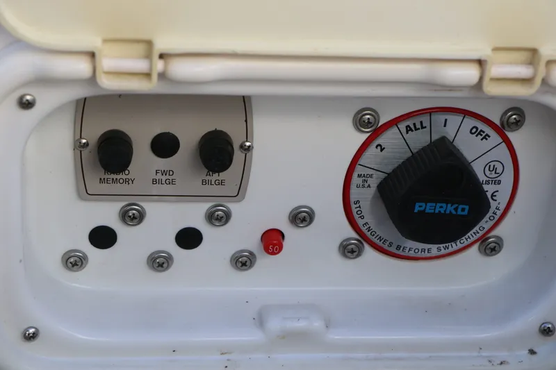 Slide: The Image of Regal 2200 Bowrider 2005 - 31