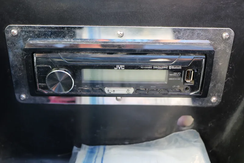 Slide: The Image of Regal 2200 Bowrider 2005 - 34