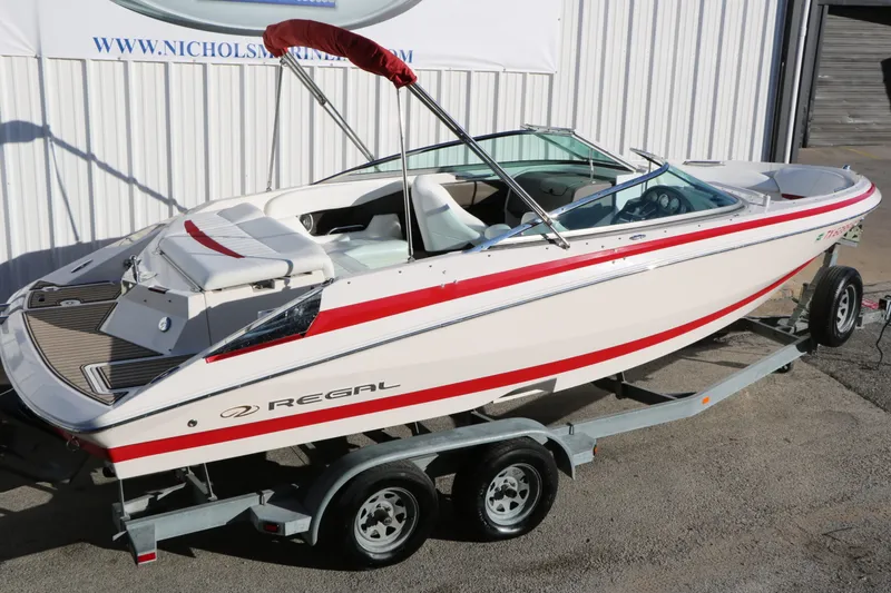 Slide: The Image of Regal 2200 Bowrider 2005 - 5