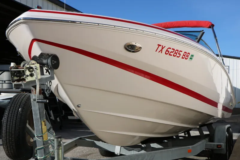 Slide: The Image of Regal 2200 Bowrider 2005 - 8