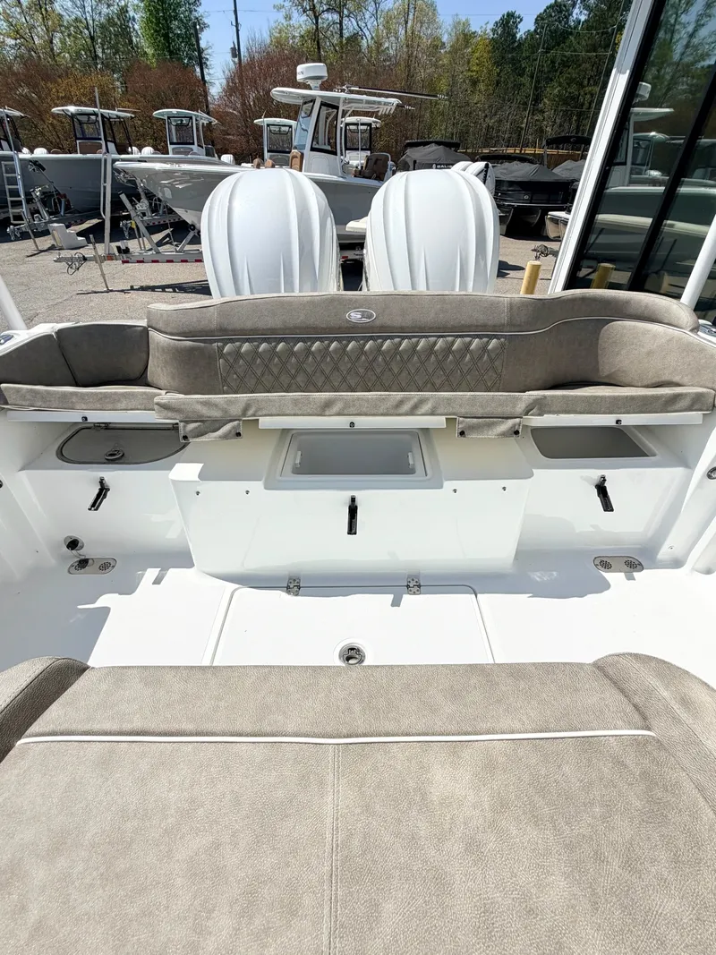 Slide: The Image of Sea Hunt Ultra 285 CB 2026 - 14