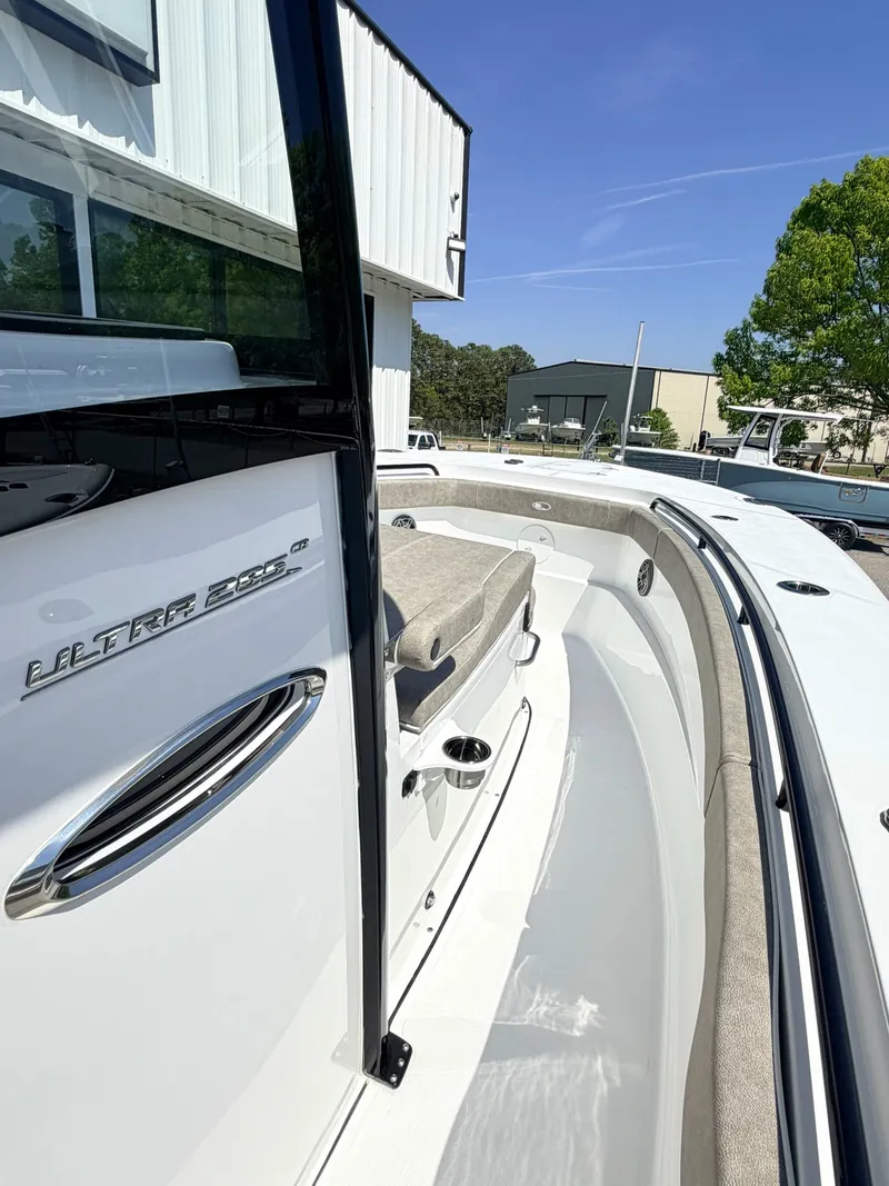 Slide: The Image of Sea Hunt Ultra 285 CB 2026 - 26