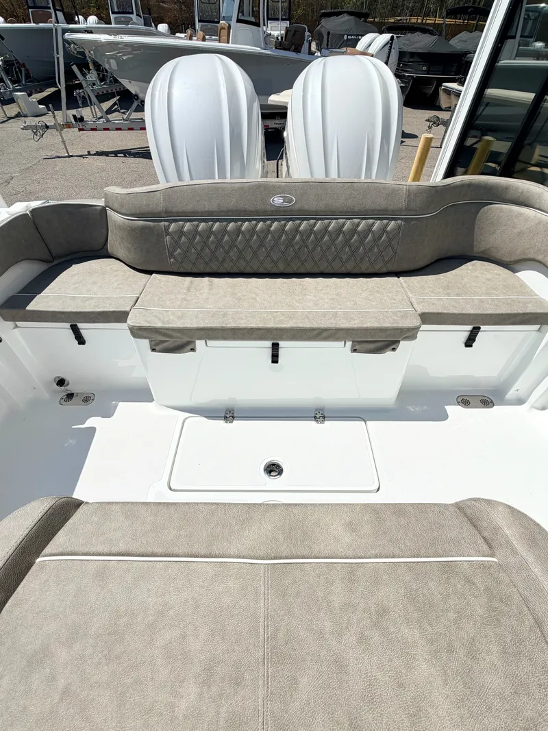 Slide: The Image of Sea Hunt Ultra 285 CB 2026 - 9