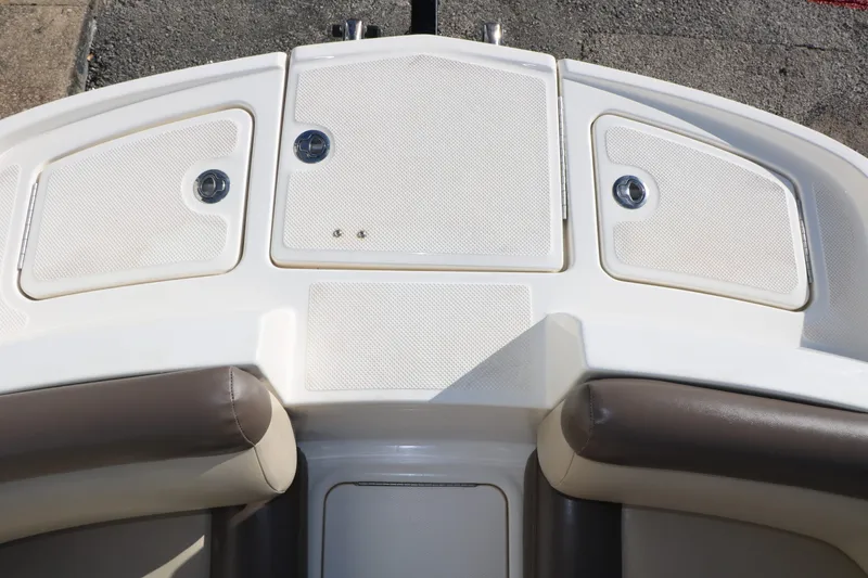 Slide: The Image of Bayliner 195 Deckboat 2017 - 17