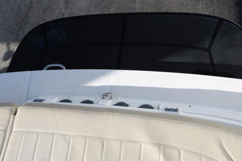 Slide: The Image of Bayliner 195 Deckboat 2017 - 25