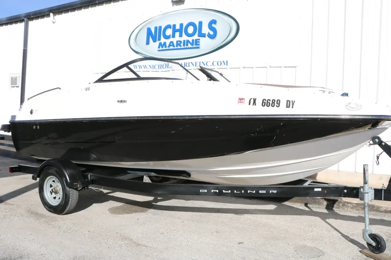 Slide: The Image of Bayliner 195 Deckboat 2017 - 4