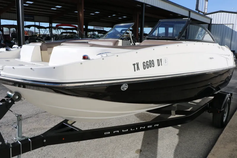 Slide: The Image of Bayliner 195 Deckboat 2017 - 7
