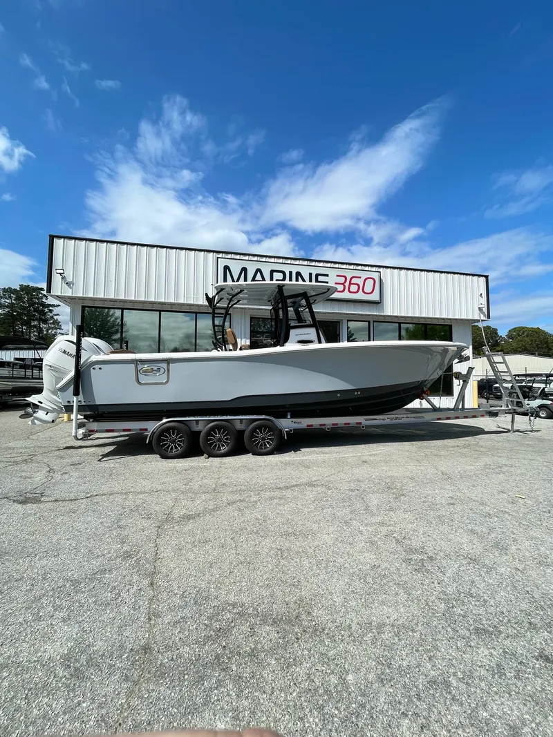The Image of Sea Hunt Ultra 305 CB 2026 - 0
