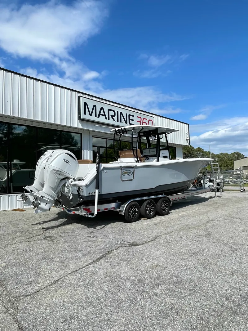 Slide: The Image of Sea Hunt Ultra 305 CB 2026 - 25